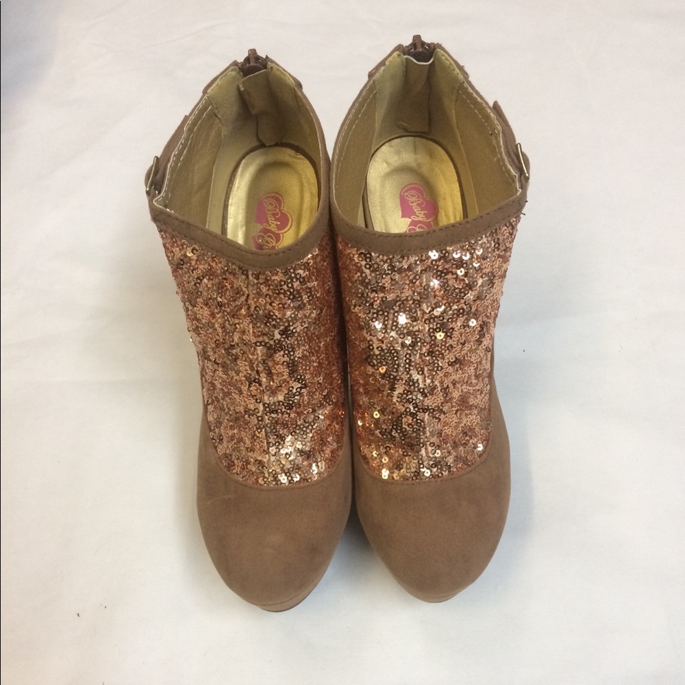 Tan Size 9 Baby Girl 4in Platform Heel Shoes.